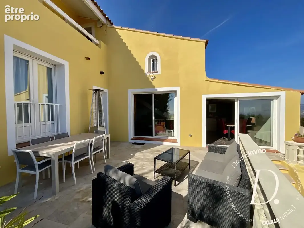 Maison 6 pièces 136 m² à vendre à Hyeres (83400) - photo 3