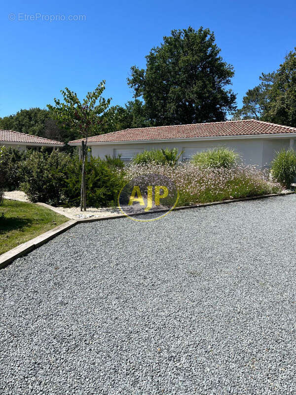 Maison à GRAYAN-ET-L&#039;HOPITAL