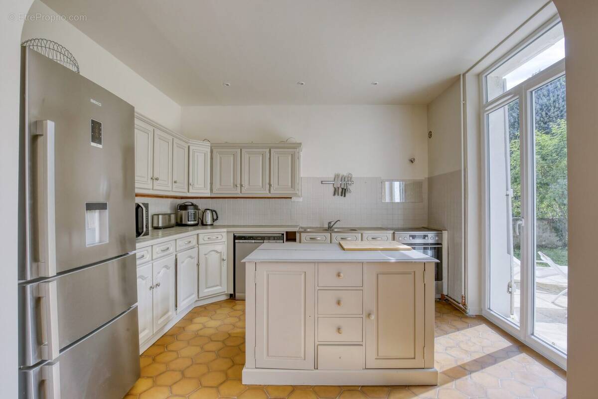 Maison 230 m² à Ableiges  - photo 2