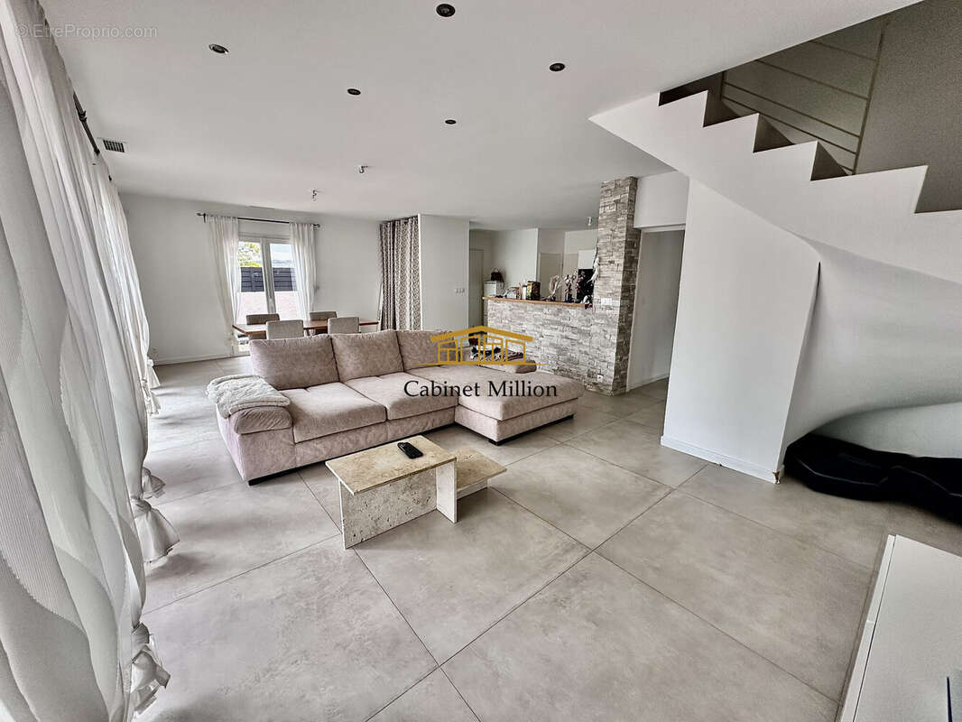 Maison à VILLEVEYRAC