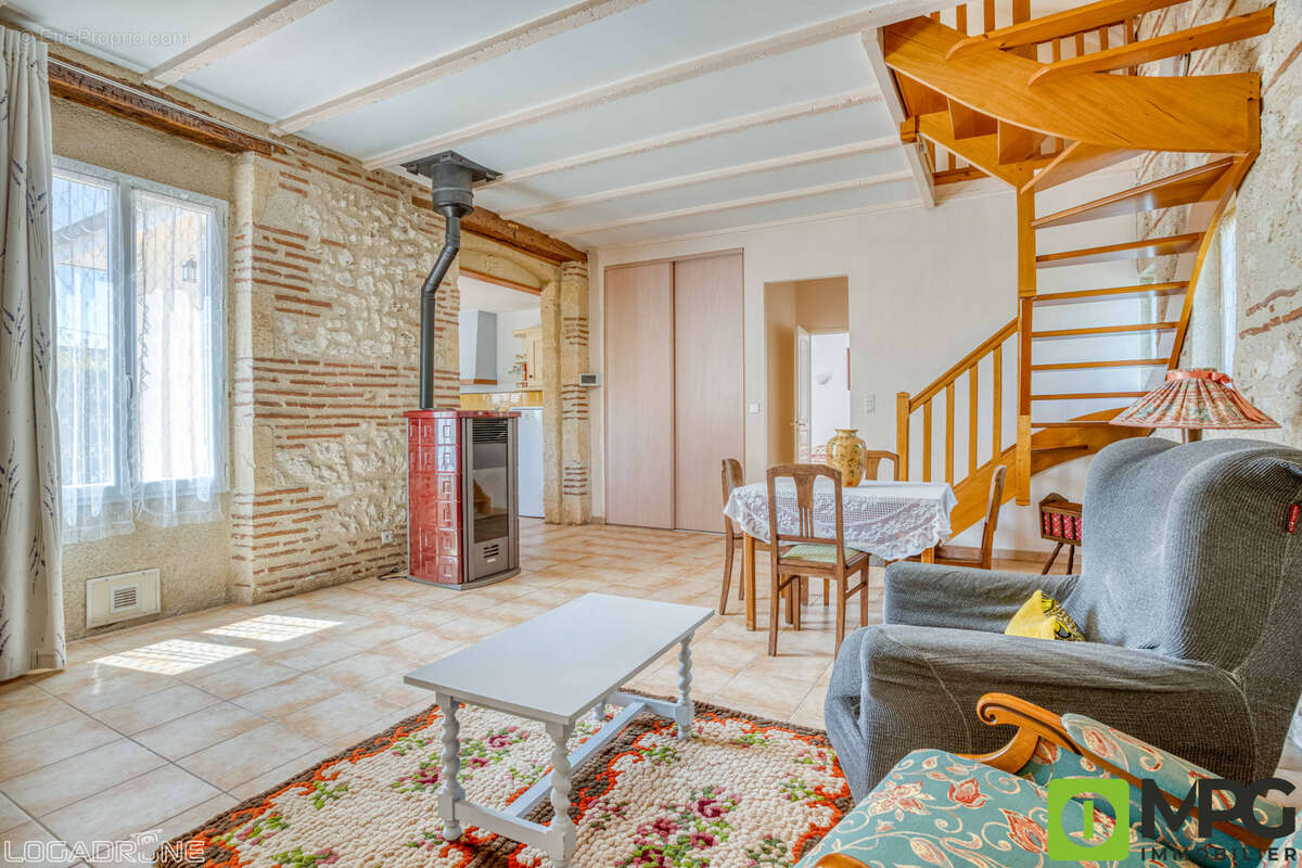 SAINTE LIVRADE SUR LOT, maison en pierres F4 entièrement restaurée - photo 9