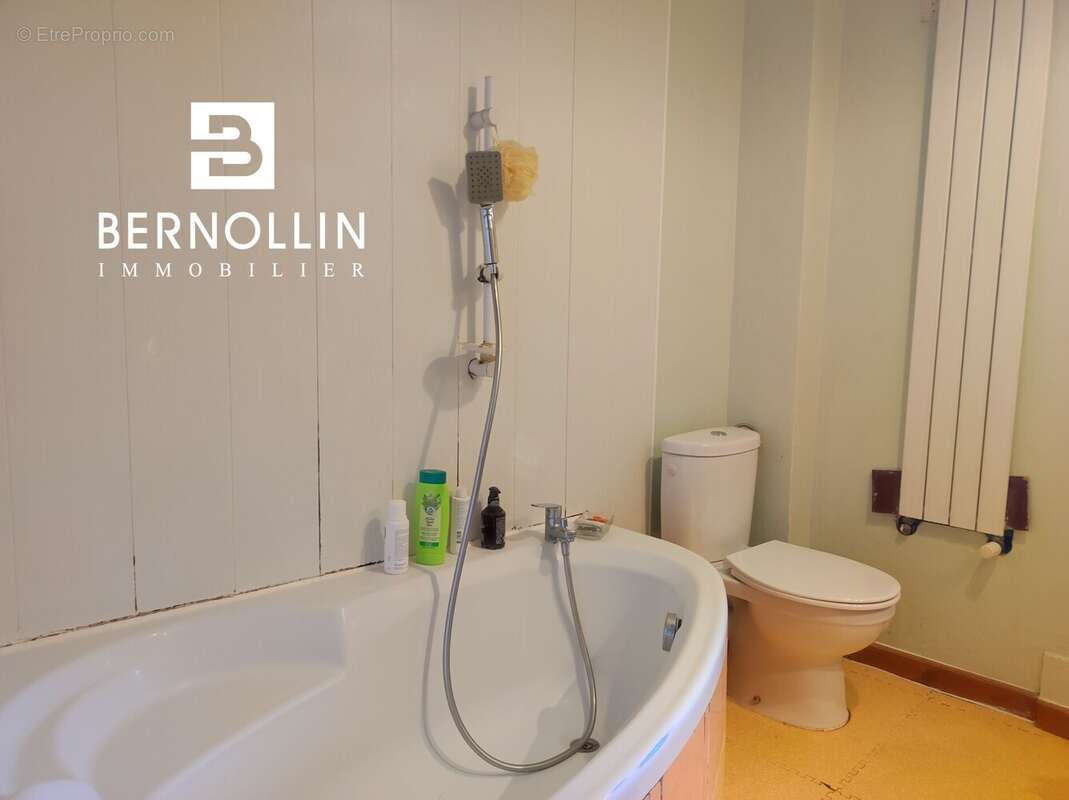 Maison à COURMANGOUX