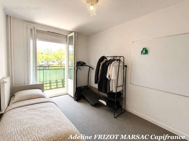 Appartement 76m2 - loue - 4 balcons - 3 chambres - lumineux - photo 10