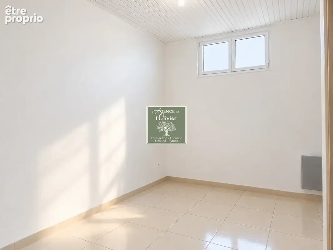 TARASCON - Appartement en RDC de 65 m2 avec cour - photo 9