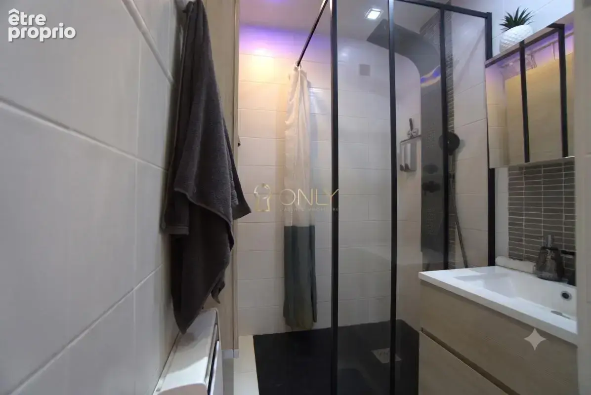 Fontaines Saint-Martin Appartement 2 Chambres Balcon - photo 4