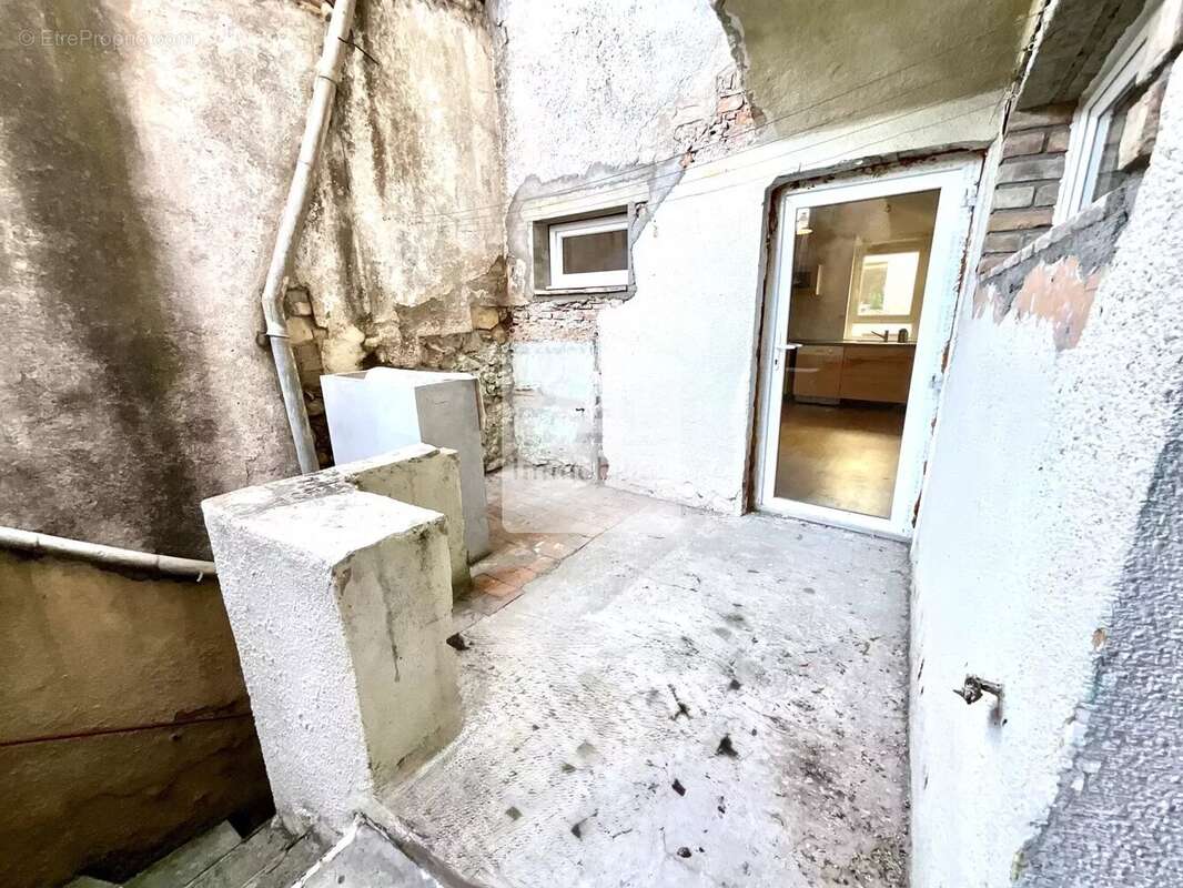 Maison à SAINT-VICTOR-DE-MALCAP