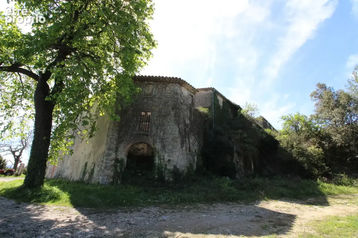 Mas de 2500 m2 sur 26 hectares. - photo 54