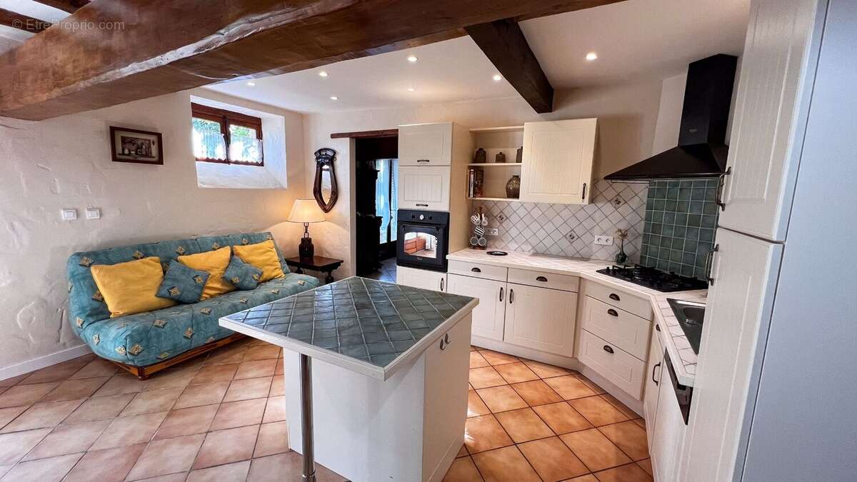 Propriété de caractère en Bretagne avec grand gîte, piscine et 1,6 hectare  résidence principale et potentiel de revenus près d - photo 7