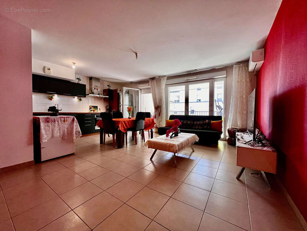 Appartement à MARSEILLE-3E