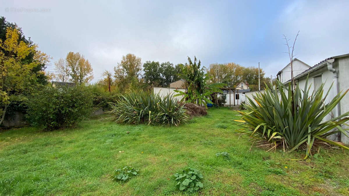 À VENDRE   Ensemble immobilier atypique   Île Aucard, Tours 37000 - photo 4