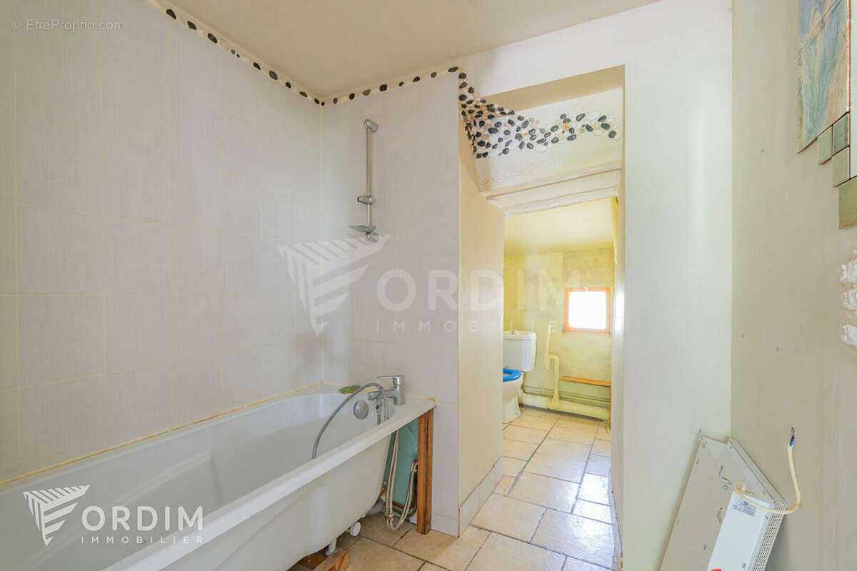 Maison à SAINT-SAUVEUR-EN-PUISAYE