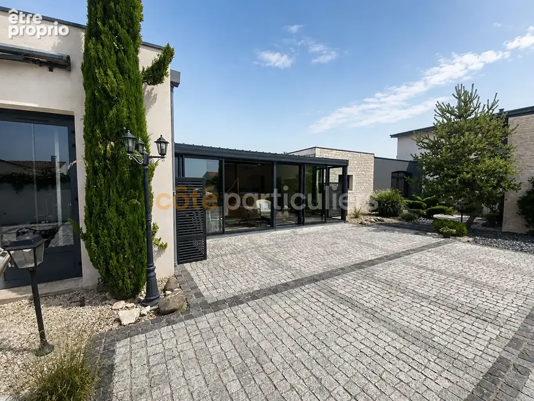 Villa d'exception de 360 m² aux portes de La Rochelle - Saint-Xandre - photo 3