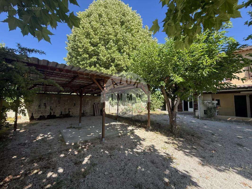 Maison T5 113 m² : T3 + T2 sur 800m2 de terrain - photo 3