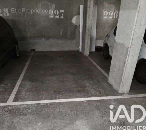 Photo 4 - Parking à CERGY