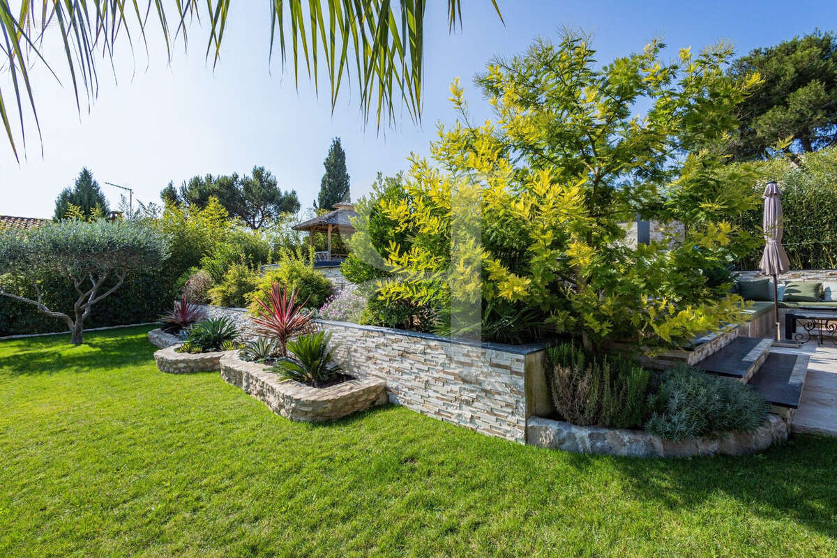 Maison à L&#039;ISLE-SUR-LA-SORGUE