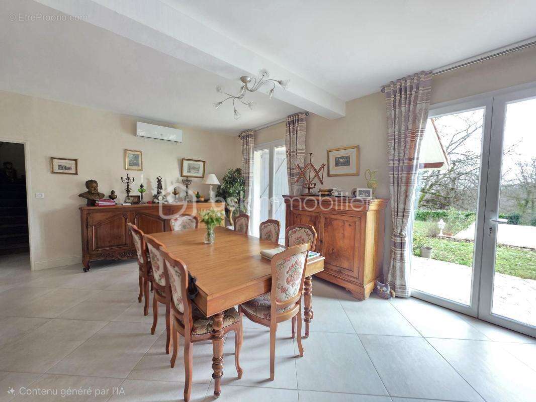 Maison à SAINTE-COLOMBE-EN-BRUILHOIS