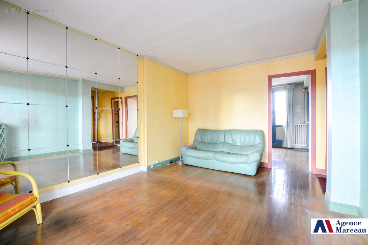 Appartement à COURBEVOIE