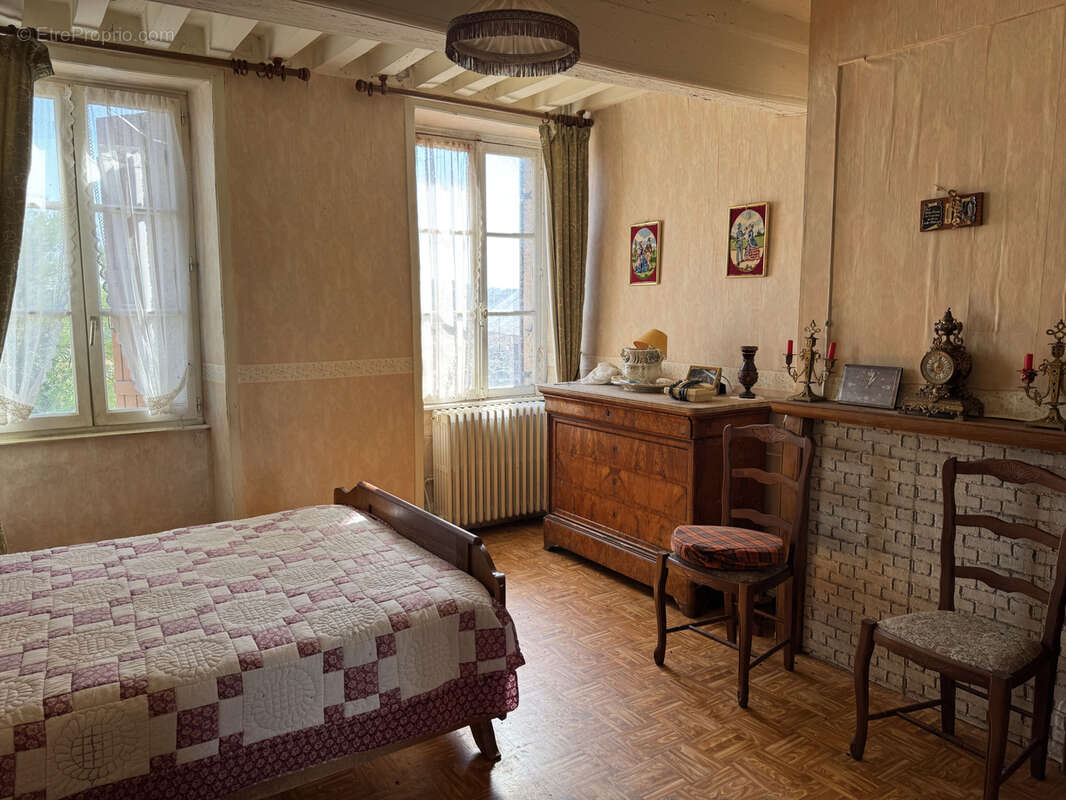 Maison à LORMES