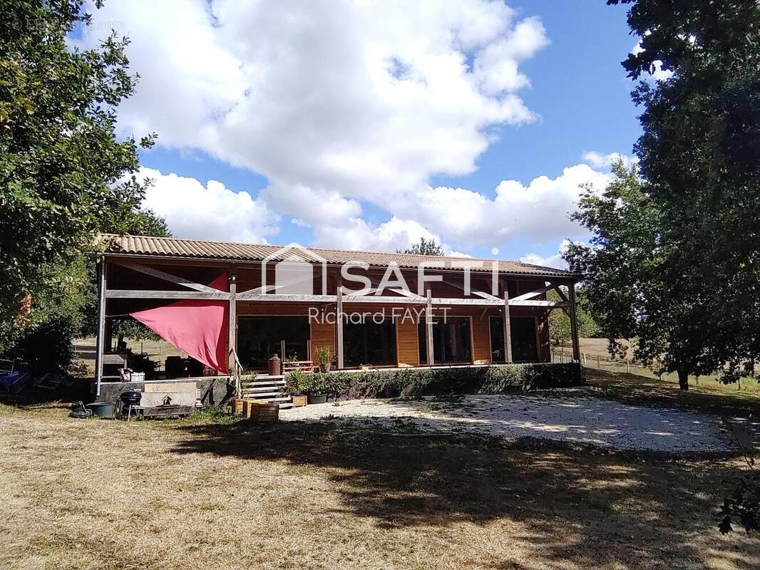Photo 1 - Maison à SAINT-BONNET-SUR-GIRONDE