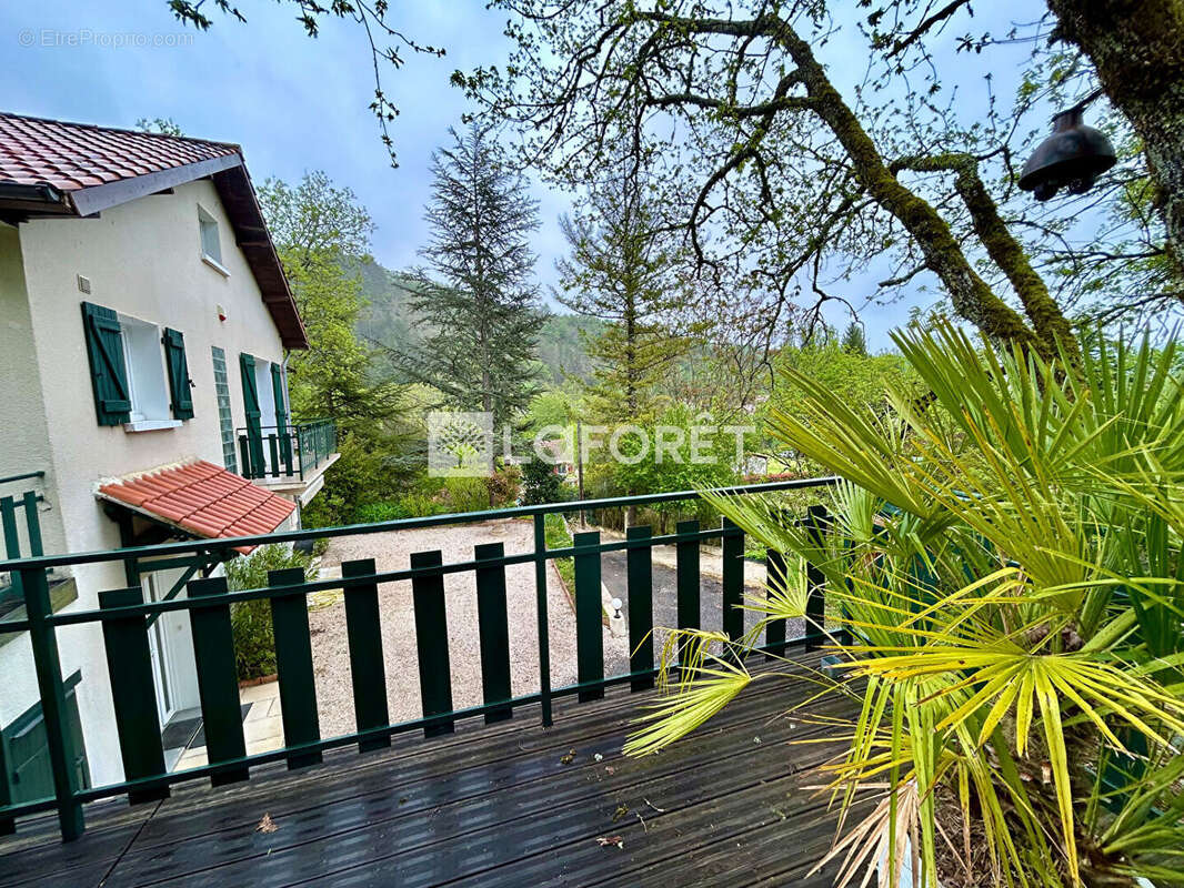 Maison à LAROQUE-DES-ARCS