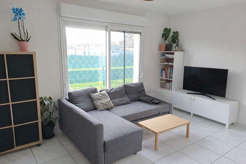 Maison à BUSSAC-FORET