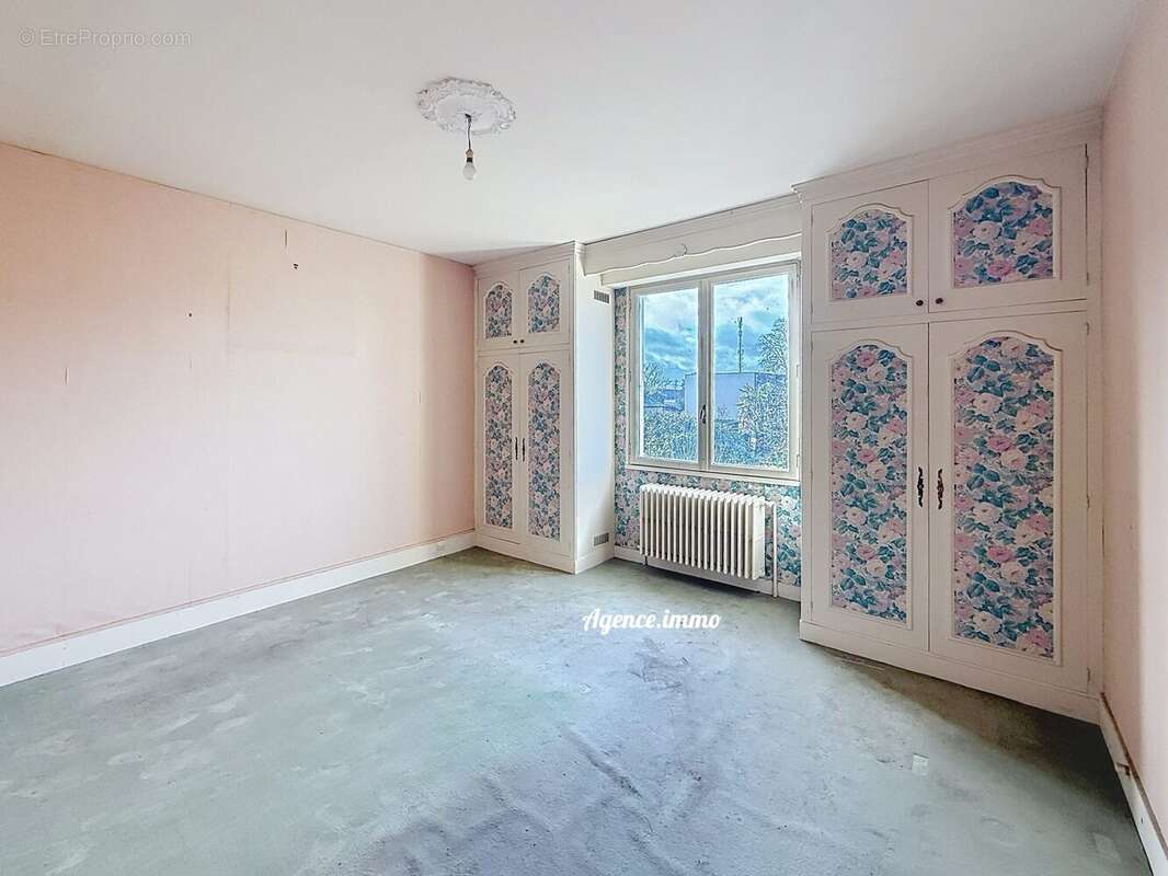 Maison à NAZELLES-NEGRON