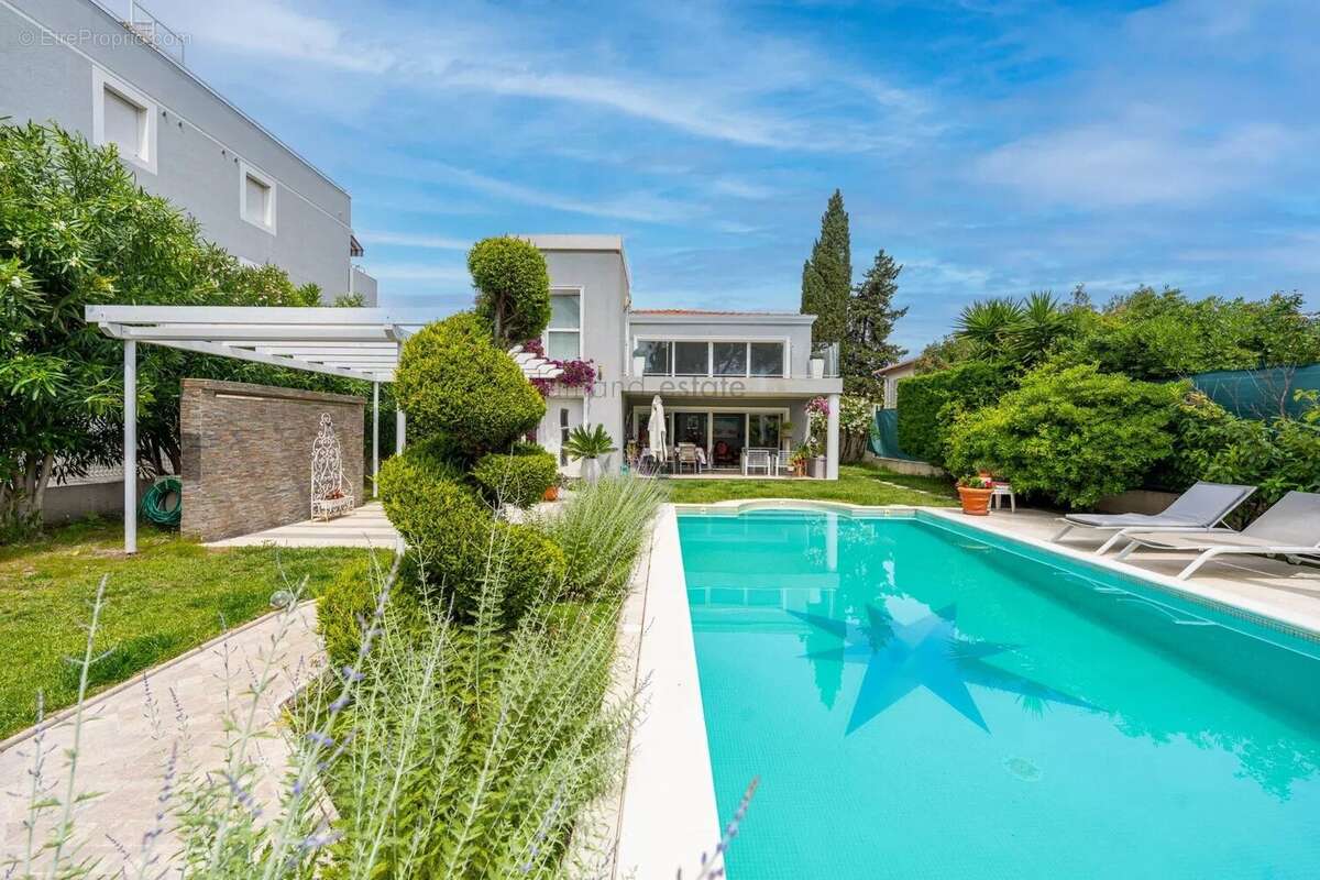 Maison à VALLAURIS