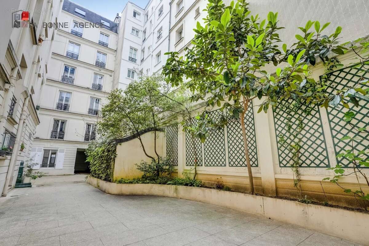 Appartement à PARIS-8E