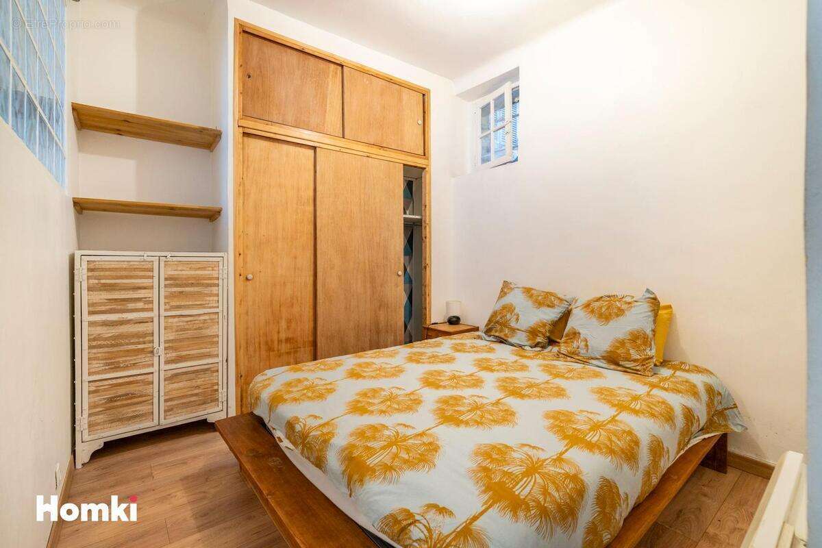 Appartement à MARSEILLE-1E