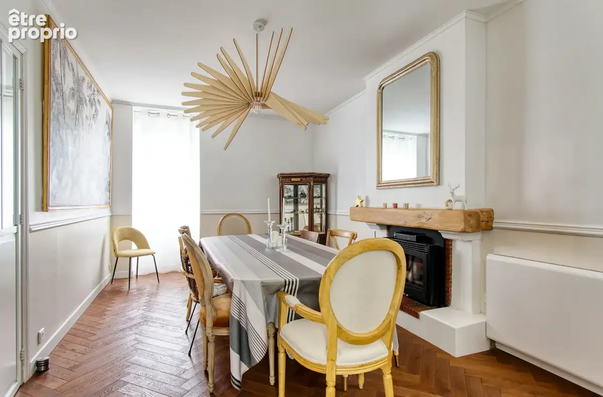 Bourg de Couffé, Maison ancienne rénovée, 205 m2, 5 chambres - photo 3