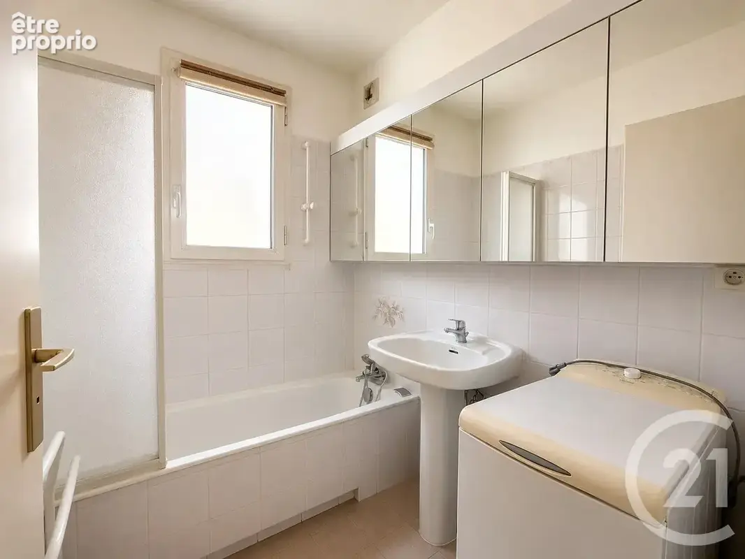 Appartement 3 pièces 71 m² à vendre à Le Cannet (06110) - photo 9