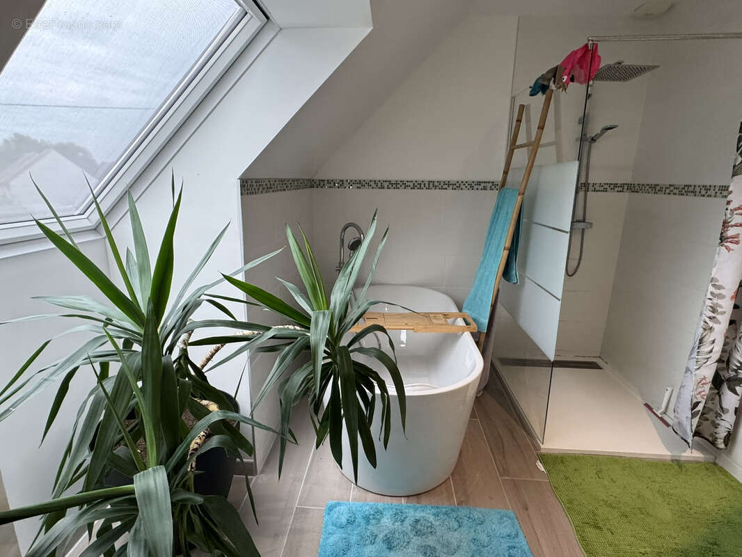 Maison à LA RIVIERE-SAINT-SAUVEUR