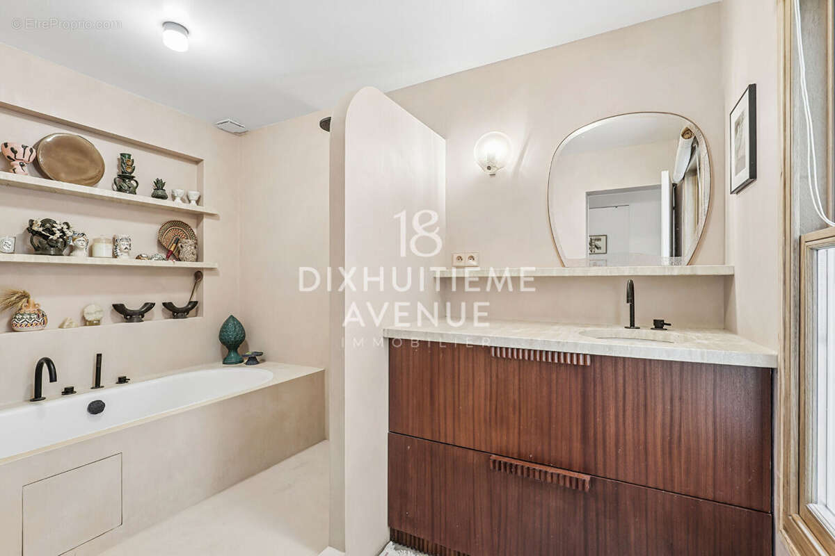 Appartement à PARIS-18E