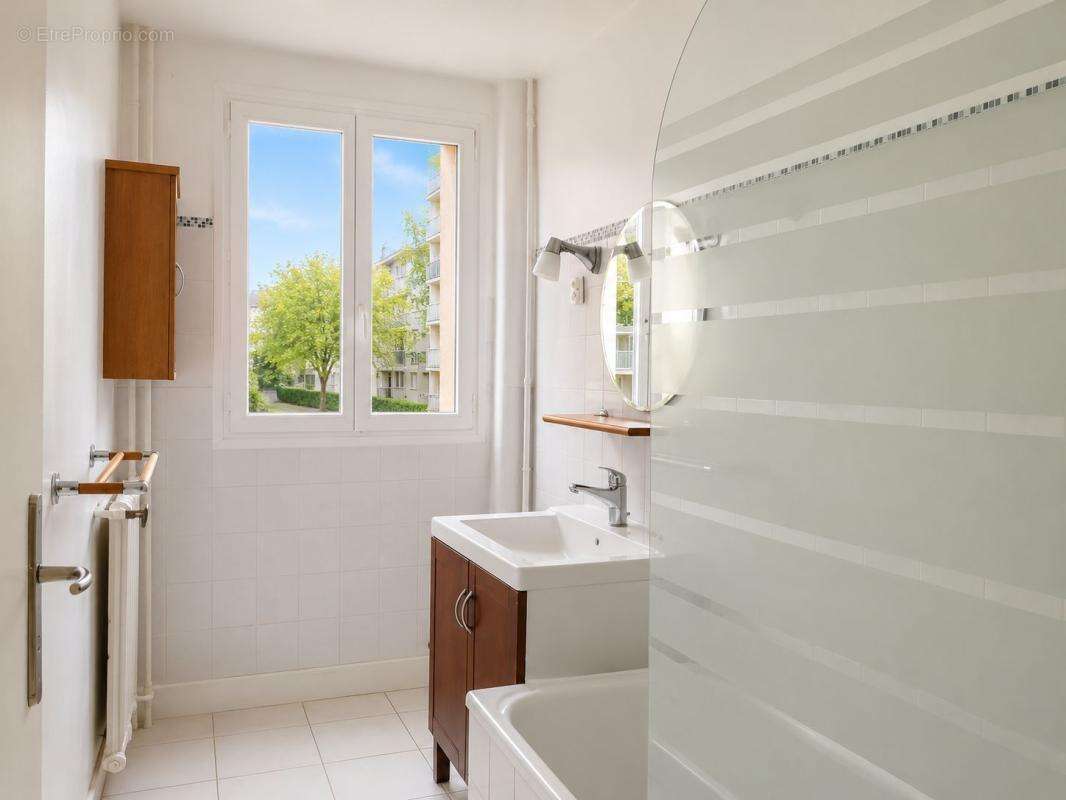Appartement à CHARENTON-LE-PONT