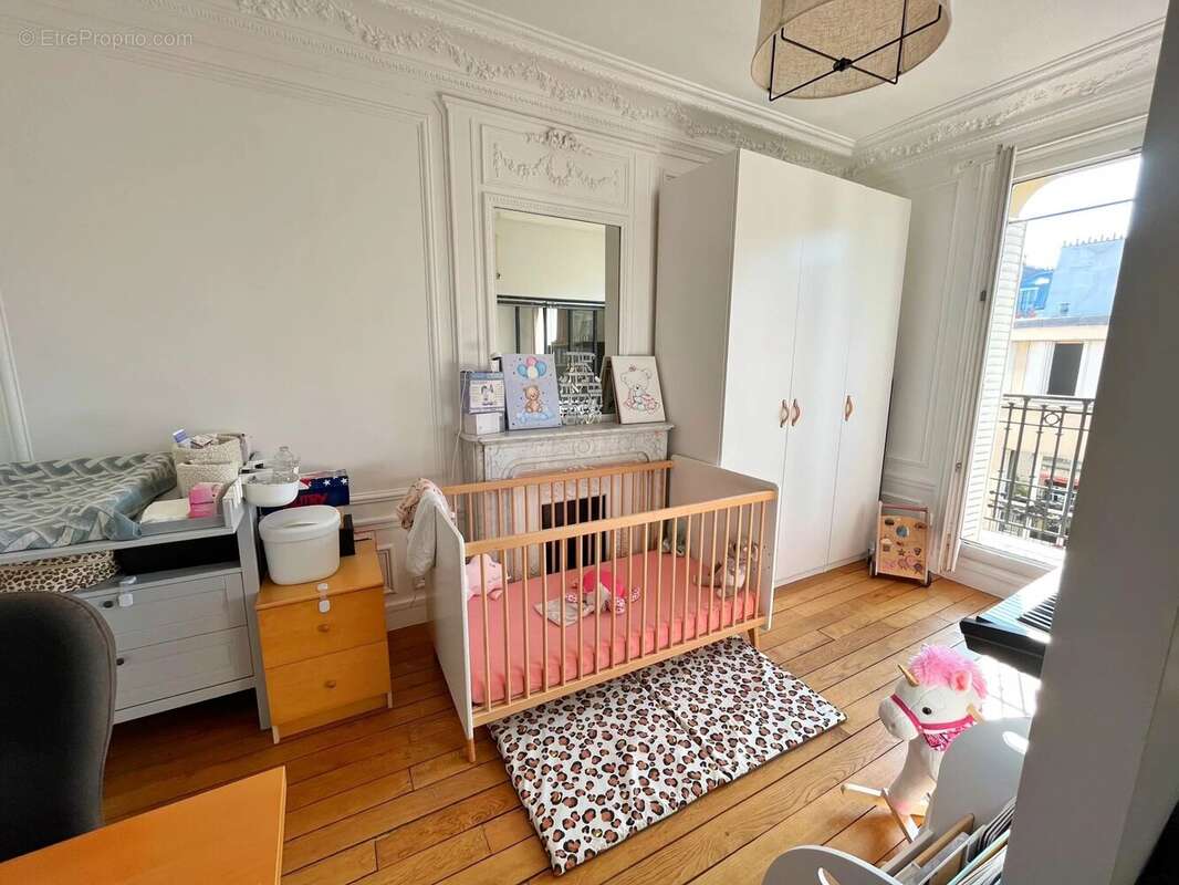 Appartement à LEVALLOIS-PERRET