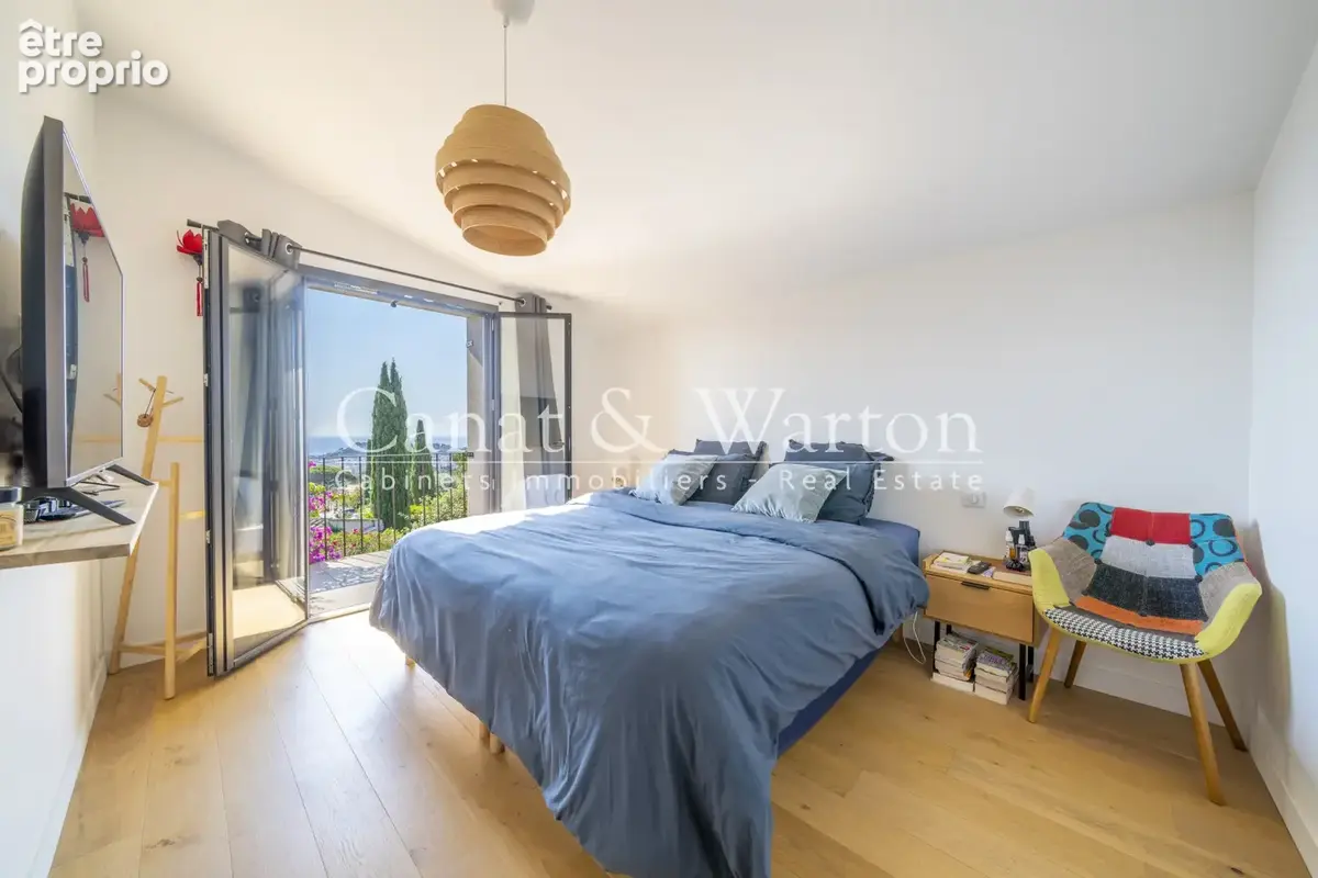 Vue mer: villa rénovée à cavalaire avec piscine - photo 10
