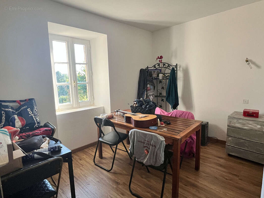 Maison à LAGARDE-ENVAL