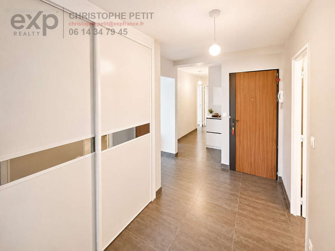 Appartement à FONTENAY-LE-FLEURY
