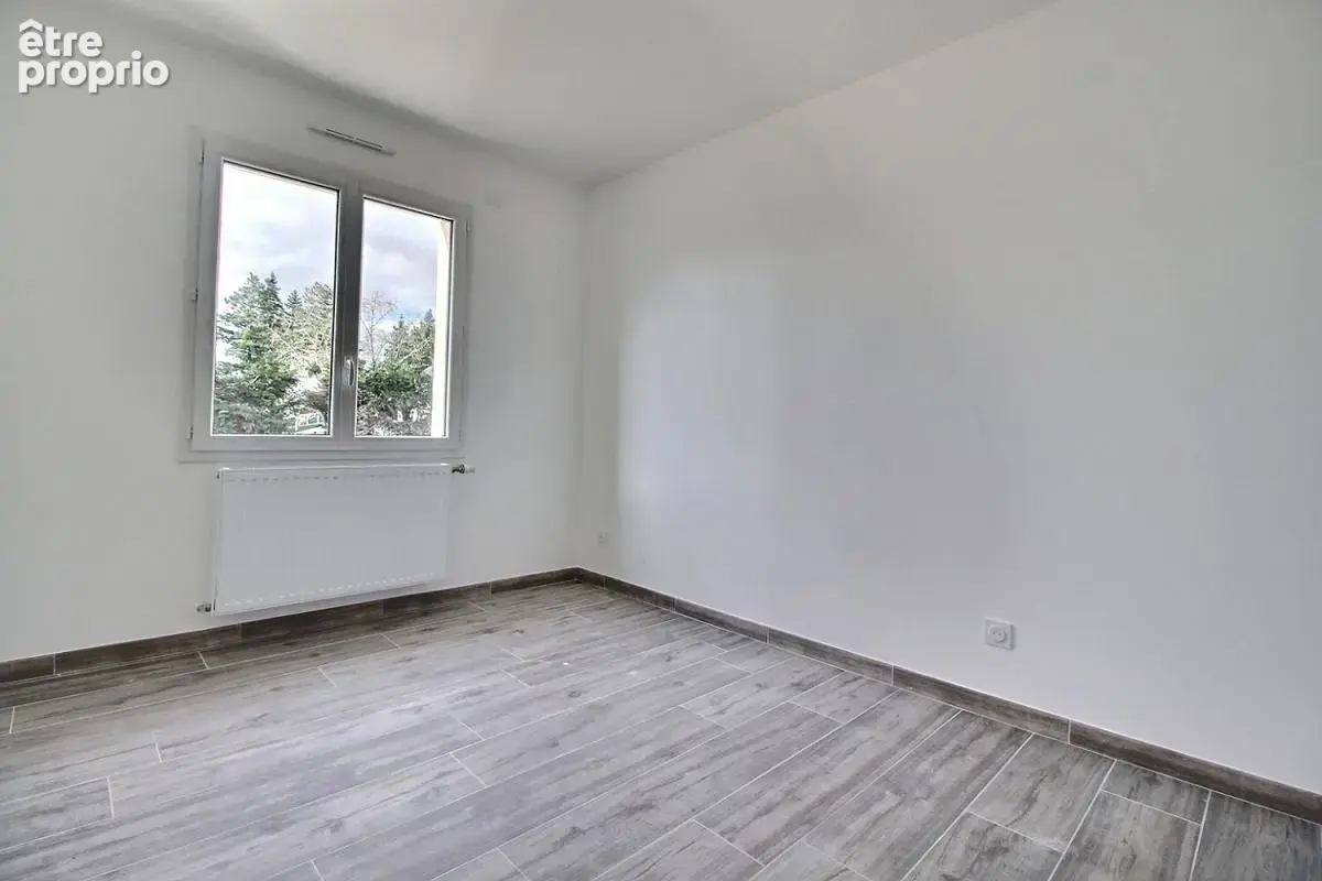 Maison neuve de plain pied avec 3 chambres dans le centre bourg de Saint Martin D Abbat - photo 7
