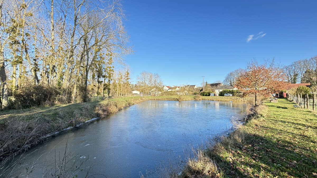 Terrain à CLOYES-SUR-LE-LOIR
