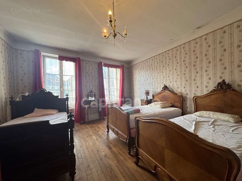 Maison à AUNAY-EN-BAZOIS