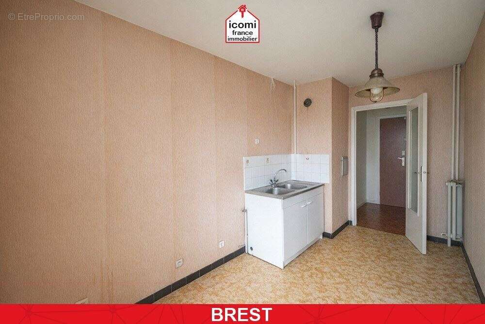 Finistere - brest (29200) - a vendre - appartement - t4 - 3 chambres - 2em etage - beau potentiel - chauffage urbain - dpe d - a - photo 9