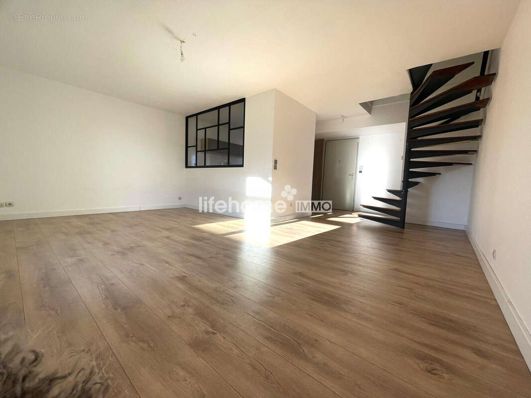 Appartement à LATTES