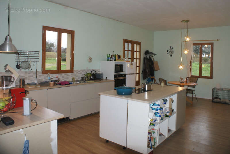 Maison à BONNEVILLE-ET-SAINT-AVIT-DE-FUMADIERES
