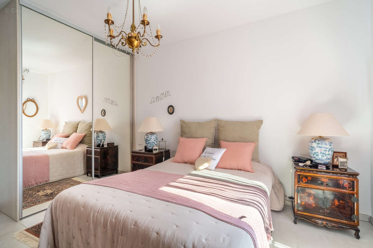 Appartement à SIX-FOURS-LES-PLAGES