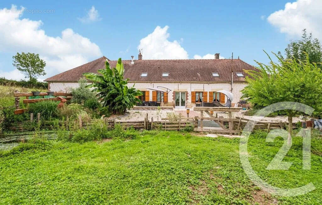 Maison 290 m² à Montigny-Les-Monts  - photo 2