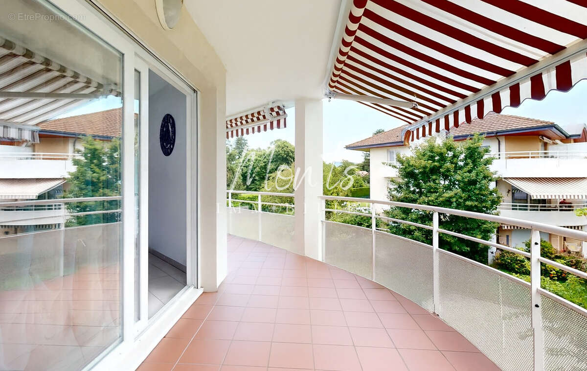 Appartement à VALLEIRY