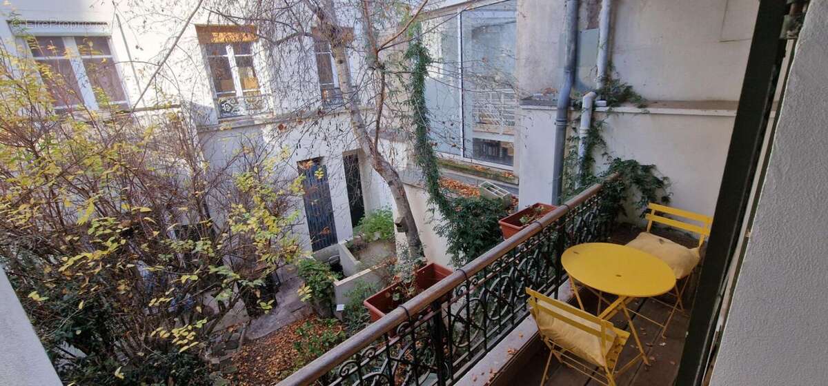 Appartement à PARIS-14E