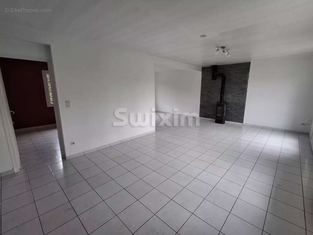 Maison à CANDE-SUR-BEUVRON