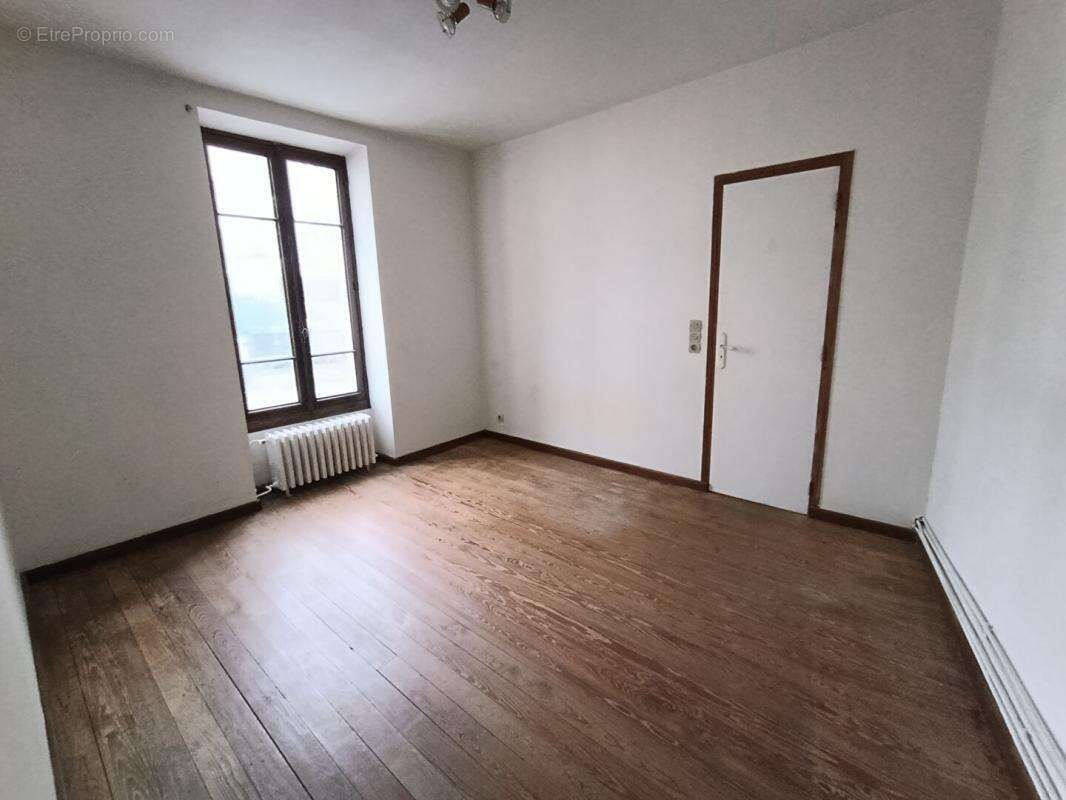 appartement 2 pièces avec cave et grenier - photo 3